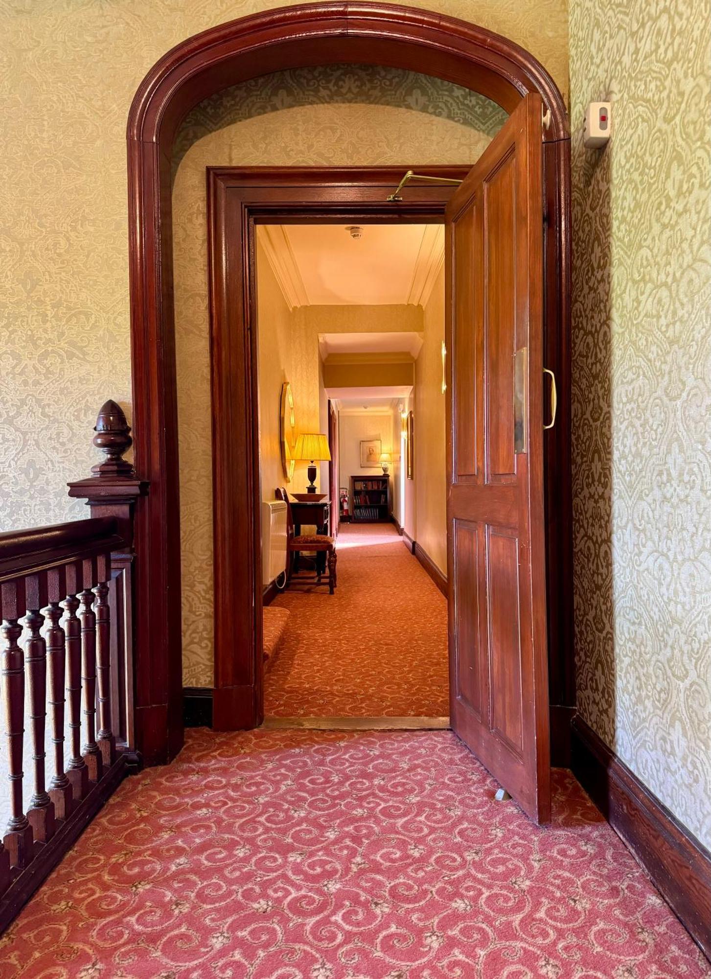 Glenfinnan House Hotel Экстерьер фото